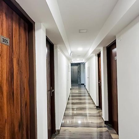 Emerald Inn Kochi Екстер'єр фото