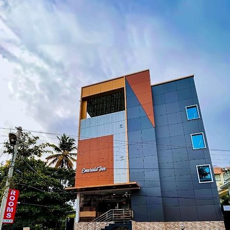 Emerald Inn Kochi Екстер'єр фото