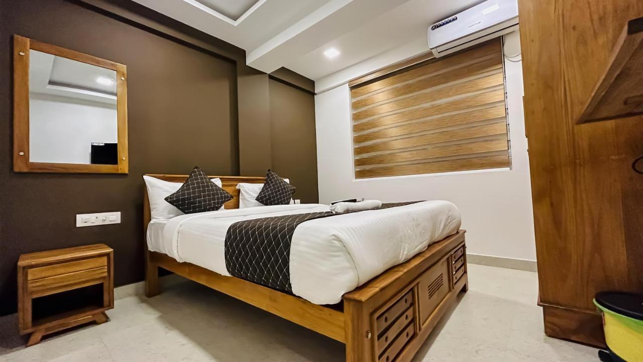 Emerald Inn Kochi Екстер'єр фото