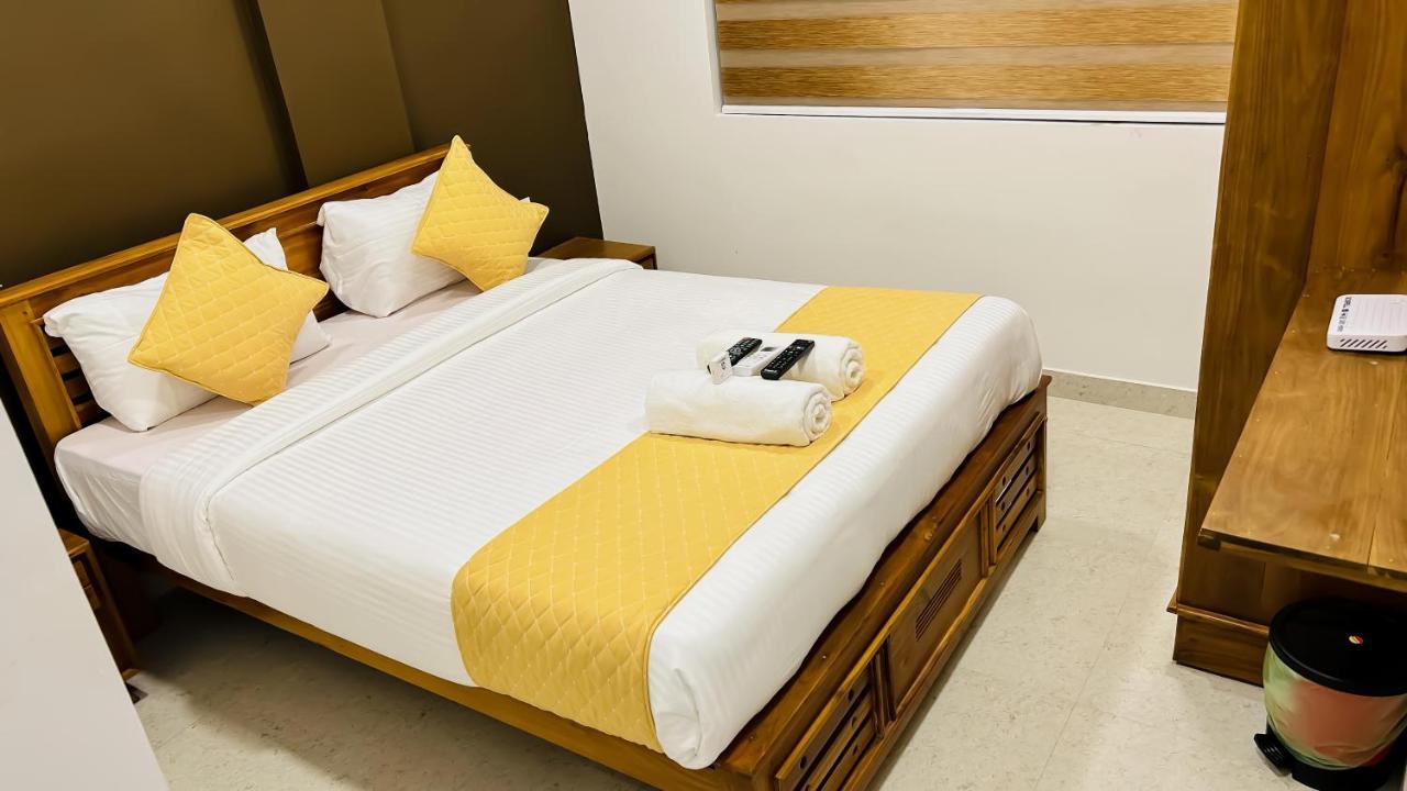 Emerald Inn Kochi Екстер'єр фото