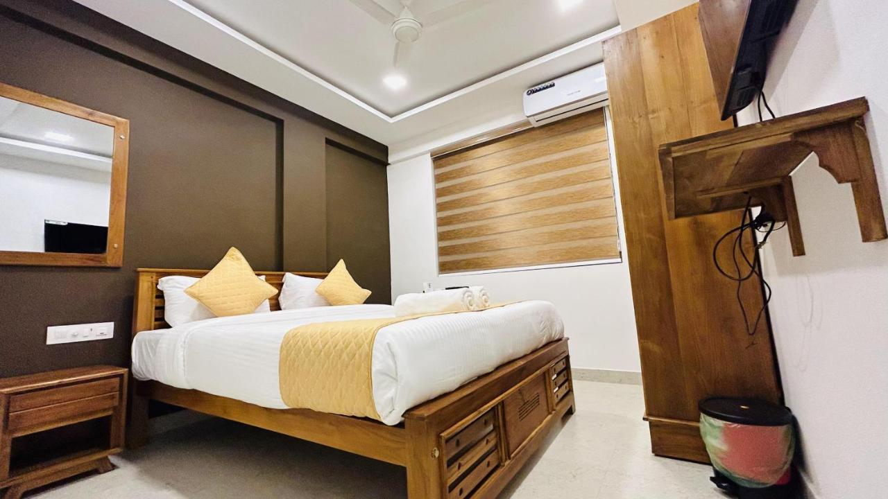 Emerald Inn Kochi Екстер'єр фото