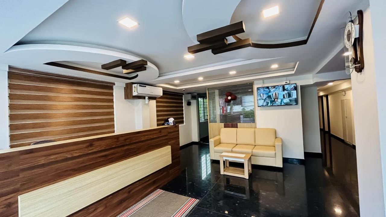 Emerald Inn Kochi Екстер'єр фото