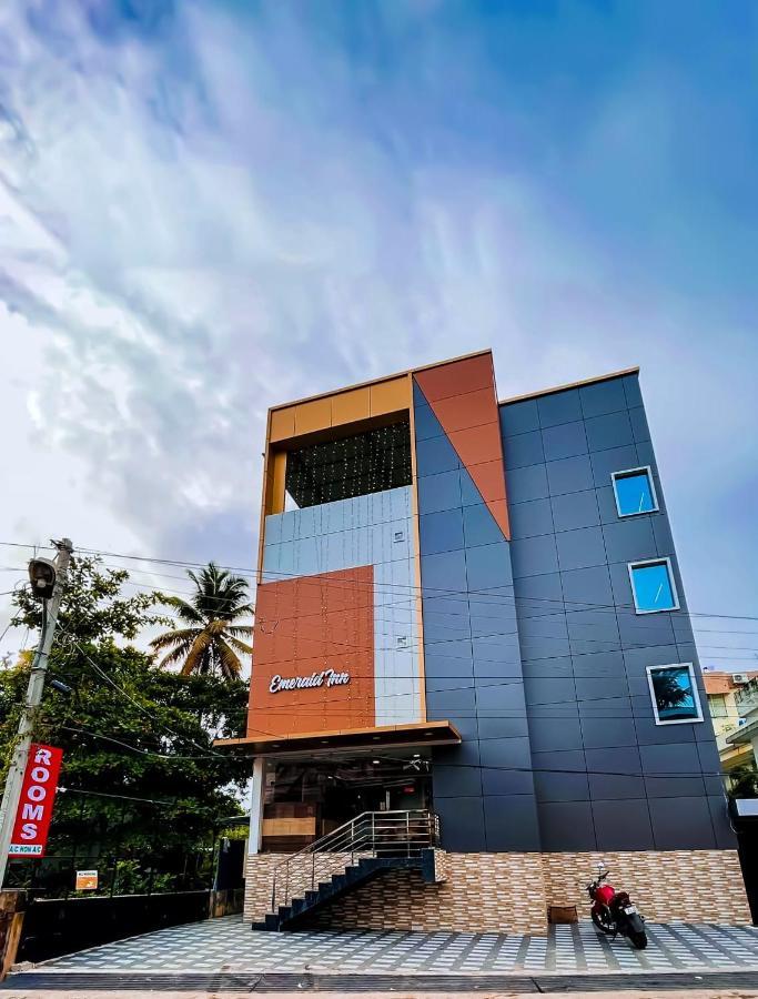 Emerald Inn Kochi Екстер'єр фото