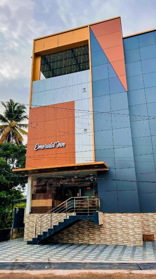 Emerald Inn Kochi Екстер'єр фото